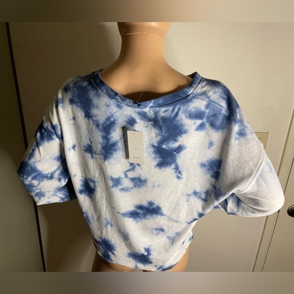 SPLENDID | NWT Blue Tie Dye Round Neck Long Sleeve Cropped Sweatshirt Size S - Picture 8 of 8